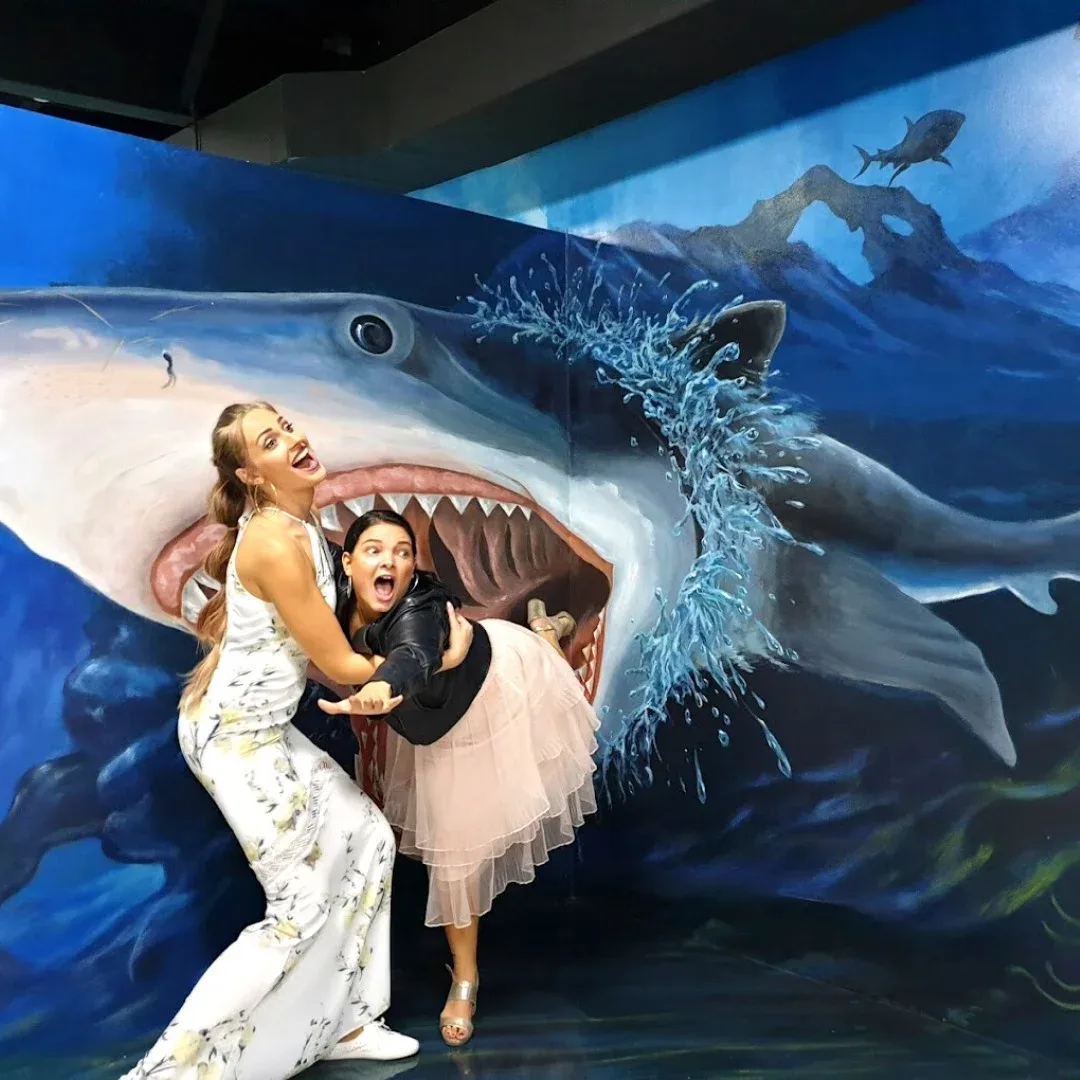 3D World Selfie Museum Dubai underwater shark 3D art experience